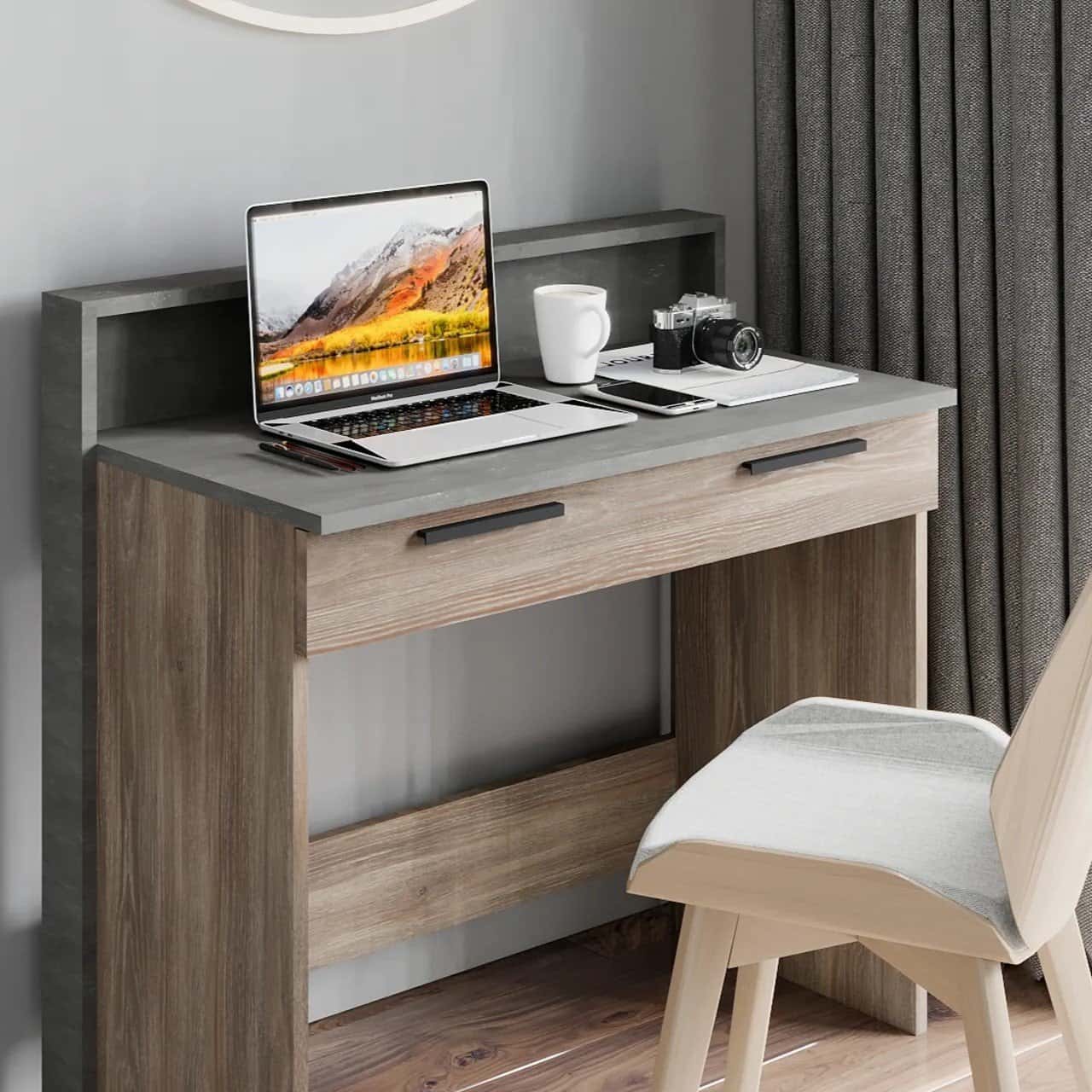 Uv Youth Desk