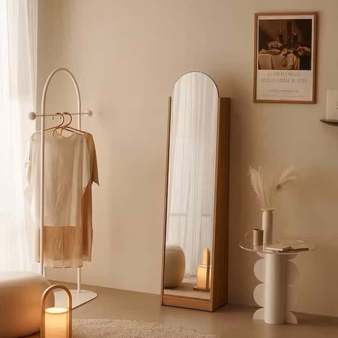 Nira shelving unit