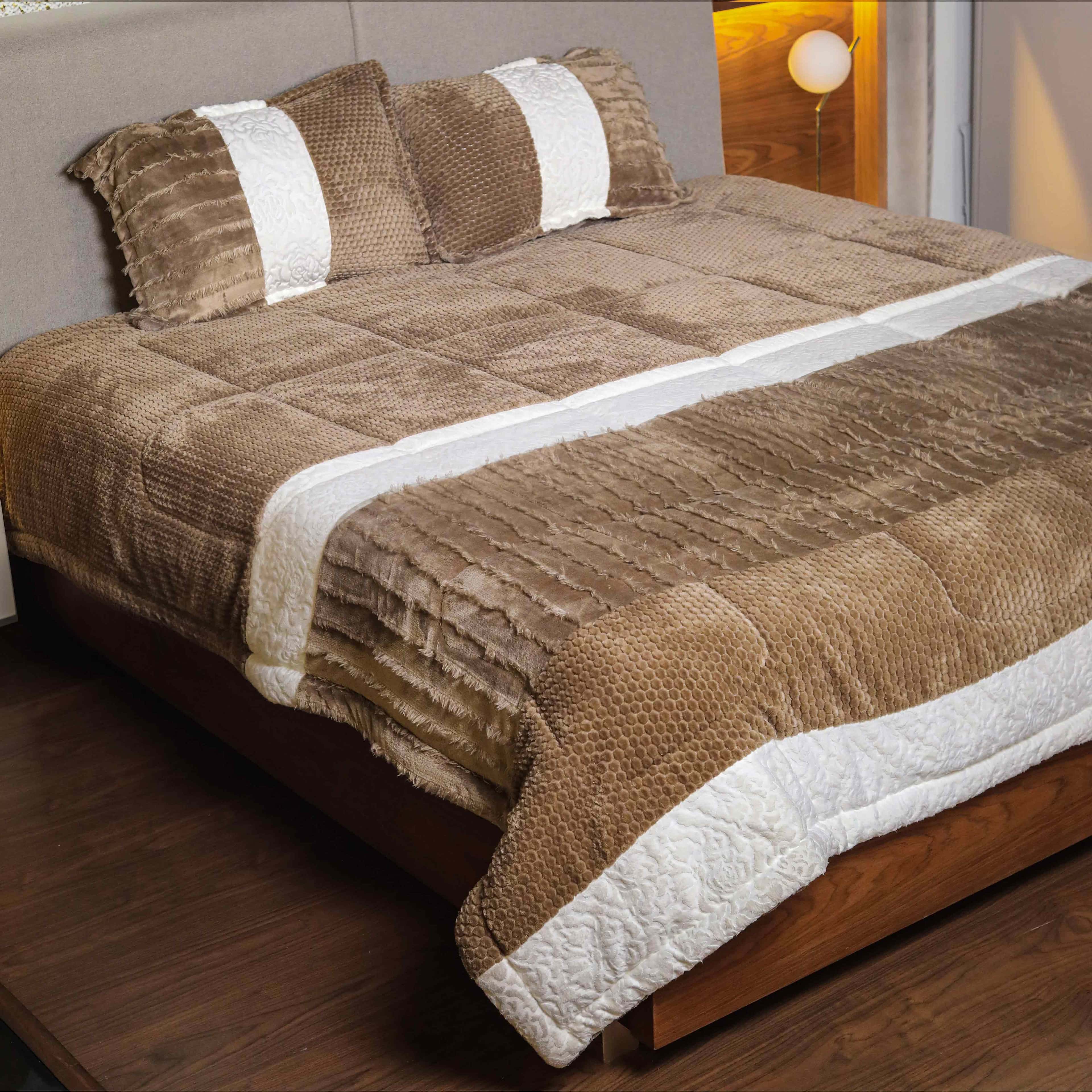 Elegance Comforter