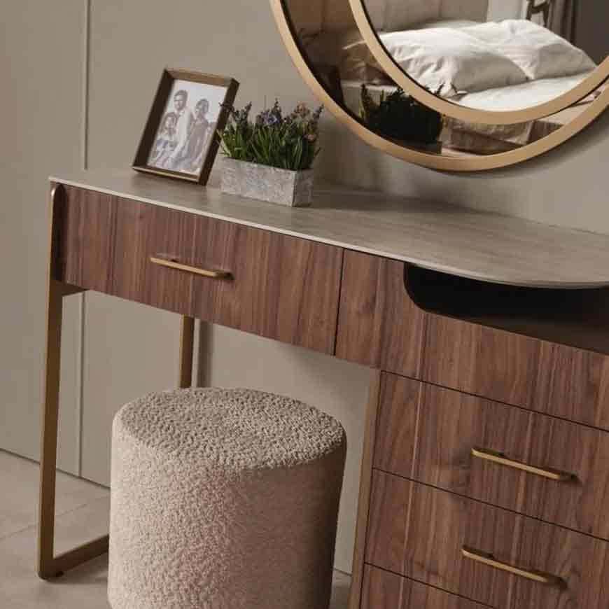 Serena Dresser